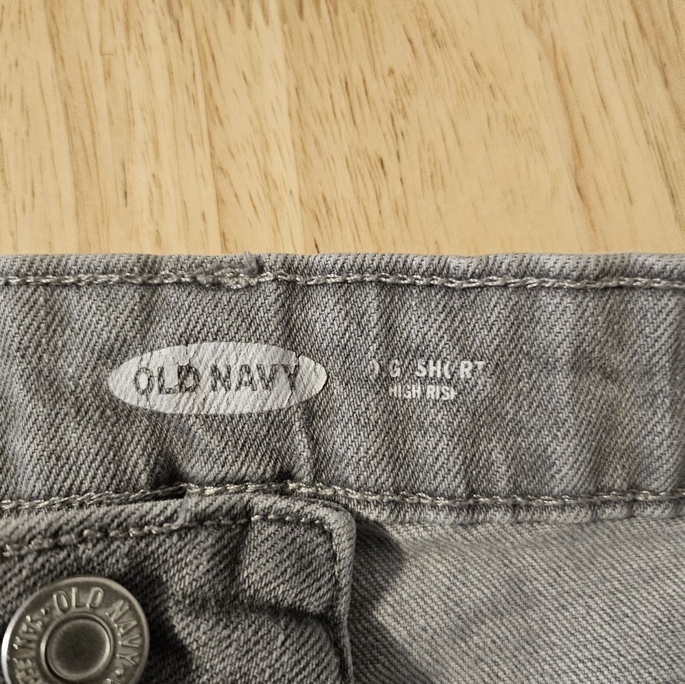 Grey Old Navy Shorts size 14 - Picture 3 of 5